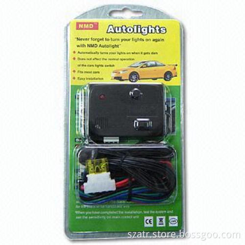 It can automatically turn the lights on or off according to the light conditions outside the vehicle